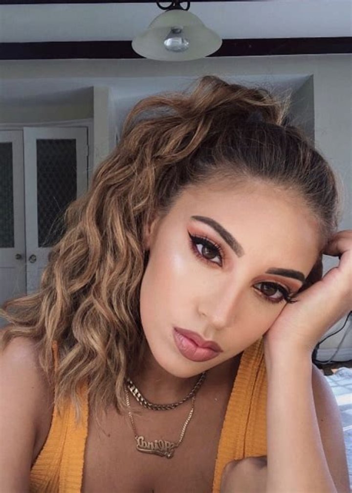 Alina Baraz Height, Weight, Age, Boyfriend, Family, Facts, Biography