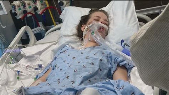 Ark. Man in Hospital After Falling from Ladder While Decorating for Holidays
