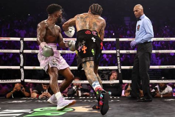Discover The Secrets Of Tank Davis' Weight Class For Unstoppable Boxing Dominance
