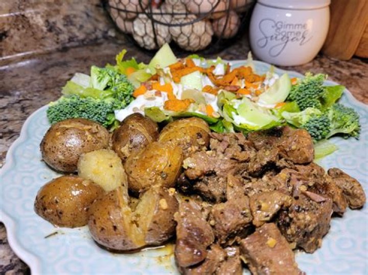Discoveries In Crockpot Garlic Steak Bites And Potatoes