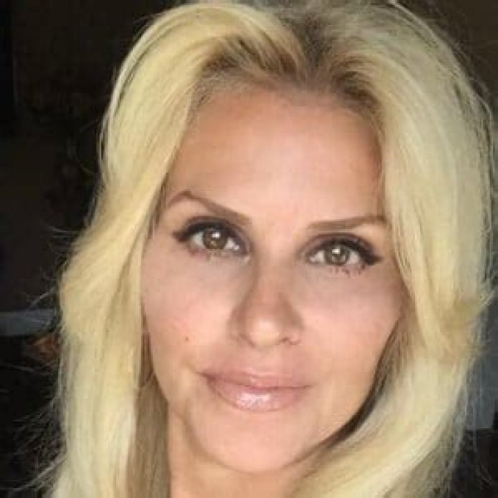 Is Donna Sinatra D'alessandro Related To Frank Sinatra
