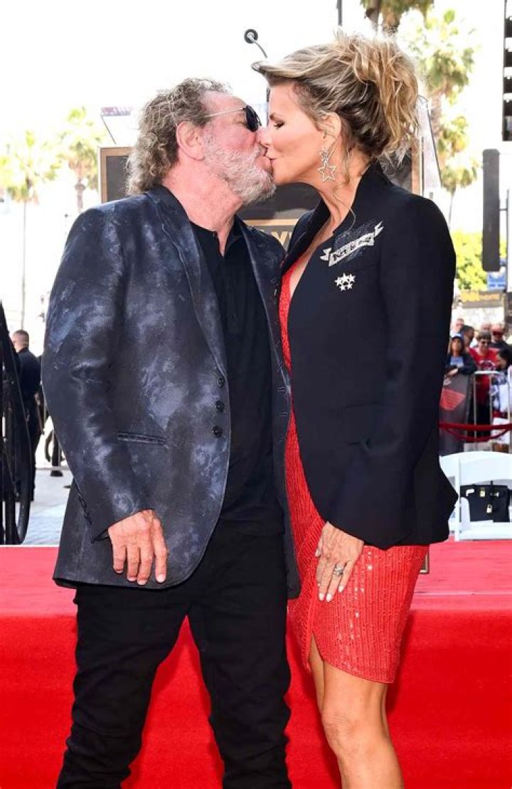 Is Sammy Blais Dating? ·