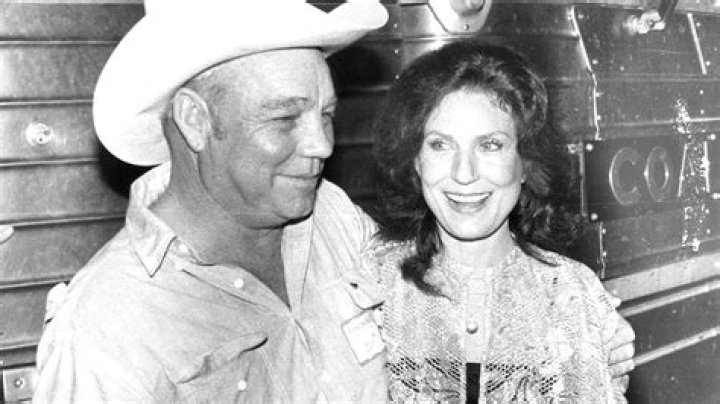 Loretta Lynn's Husband's Age At Death Revealed