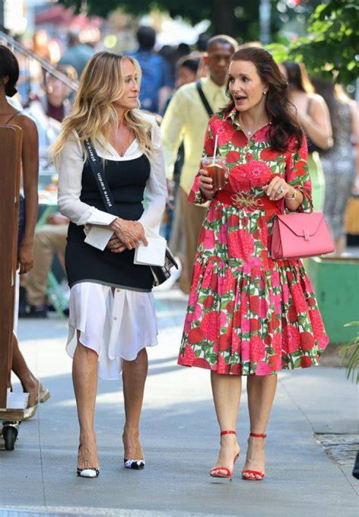 Sarah Jessica Parker Channel Her 'AJLT' Look in This Dress