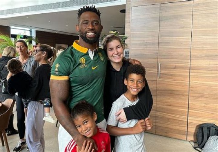 Siya Kolisi Biography; Net Worth, Age, Family, Children, Height And Wife |
