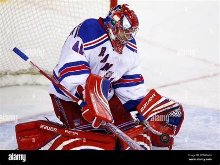 Unveiling The Secrets Of NHL Goaltending With Steve Valiquette